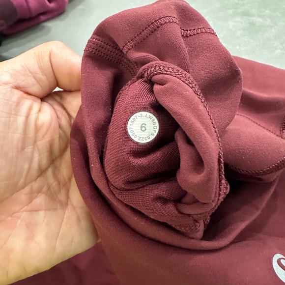 Lululemon Align Hi Rise Crop 23” Size 6 - Picture 4 of 4